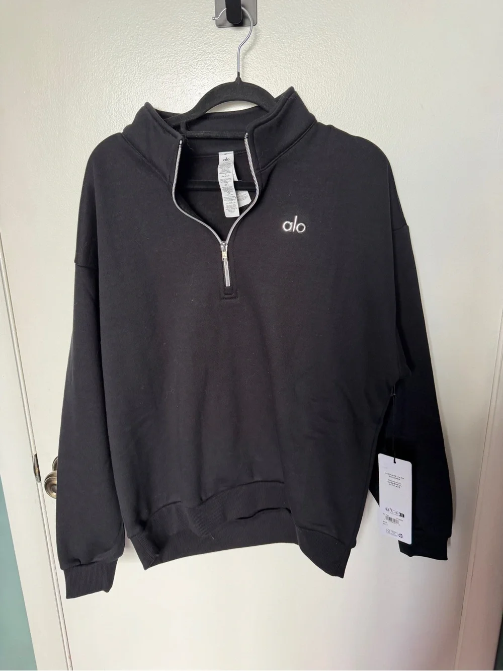 NWT Alo Yoga Accolade 1/4 Zip Pullover - Black